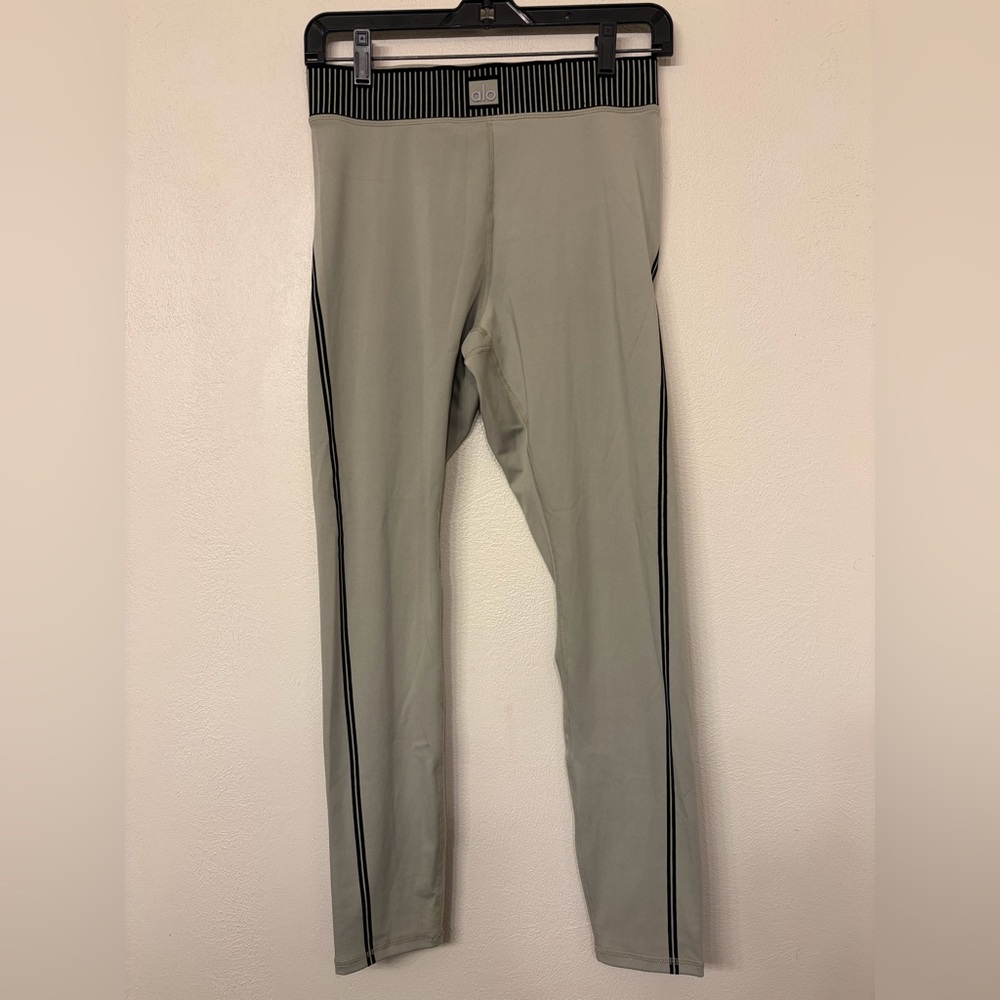 Alo Women's Airlift High-Waist 7/8 Line Up Leggings Green, Size Medium
